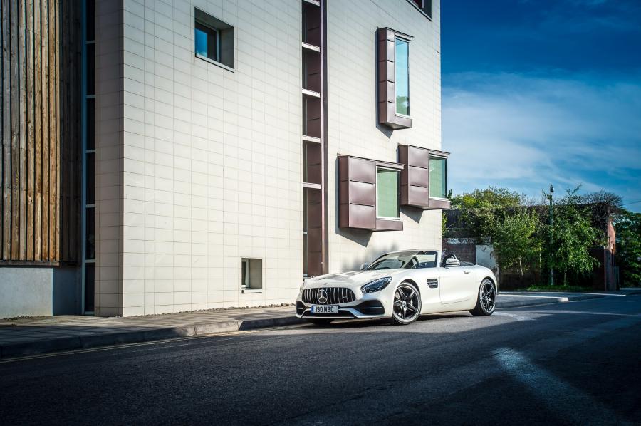  Mercedes-AMG GT Roadster 2017 года  (UK) (фото 15 из 40)